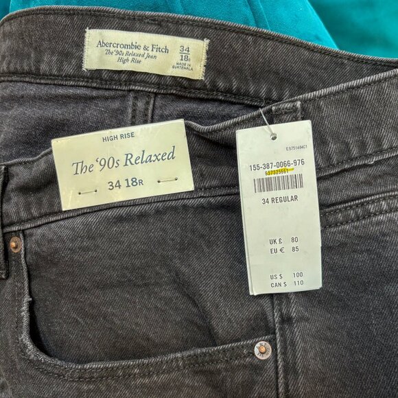 Abercrombie & Fitch - The 90's Relaxed High Rise Jean - Size: 34/18 R- Like New - Picture 5 of 6
